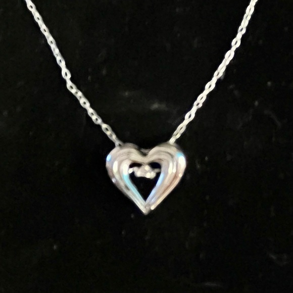 NIB- stamped 925 sterling heart 18" necklace with real diamond spinner inside. - Picture 2 of 6